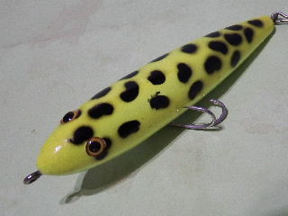 Vintage Arbogast Sputterbuzz Frog Color Pattern Surface Lureの